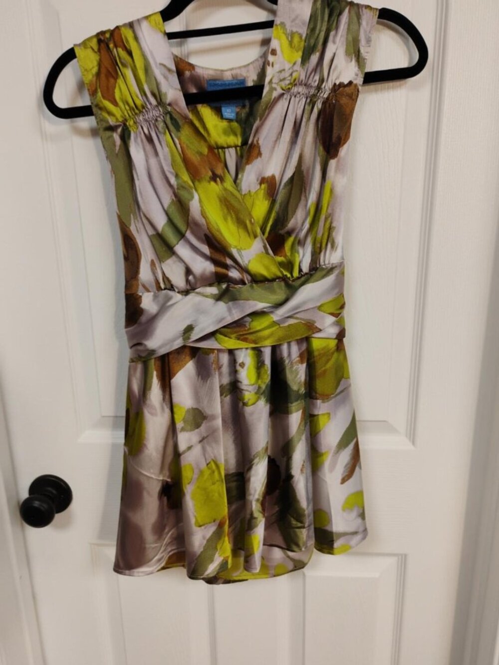 Simply Vera Vera Wang Sleeveless Floral Wrap Tie Blouse Top Size 10
